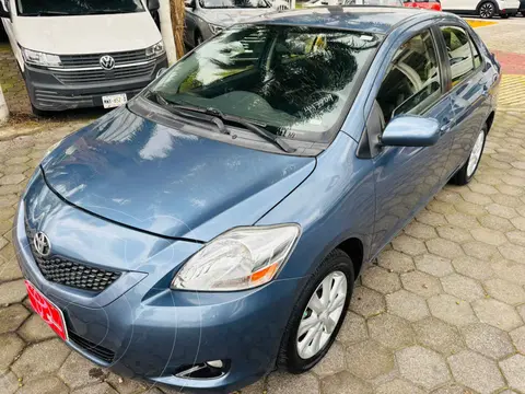 Toyota Yaris Sedan Premium Aut usado (2016) color Azul precio $187,000