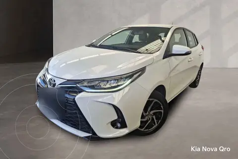 Toyota Yaris Sedan S Aut usado (2022) color Blanco financiado en mensualidades(enganche $73,575 mensualidades desde $6,316)