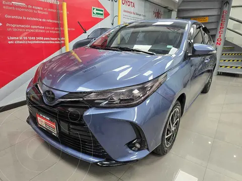Toyota Yaris Sedan S usado (2022) color Azul financiado en mensualidades(enganche $63,602 mensualidades desde $6,274)