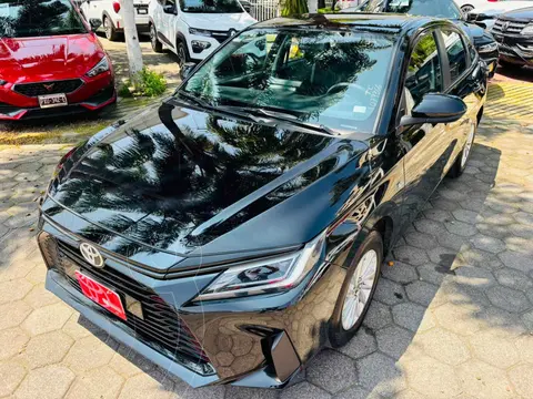 Toyota Yaris Sedan S Aut usado (2025) color Negro financiado en mensualidades(enganche $87,881 mensualidades desde $7,806)