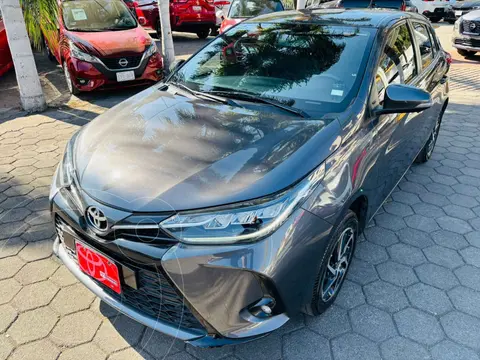 Toyota Yaris Sedan S usado (2022) color Gris precio $297,000