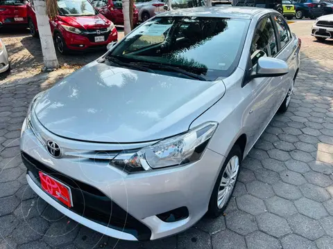 Toyota Yaris Sedan Core usado (2017) color Plata precio $217,000