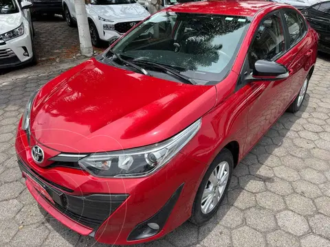 Toyota Yaris Sedan S usado (2020) color Rojo precio $257,000