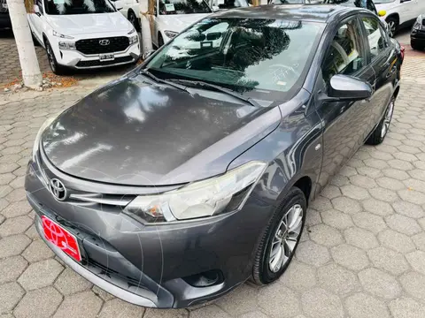 Toyota Yaris Sedan Core Aut usado (2017) color Gris precio $237,000