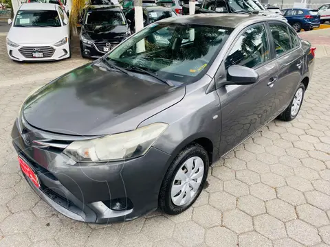 Toyota Yaris Sedan Core Aut usado (2017) color Gris precio $199,000