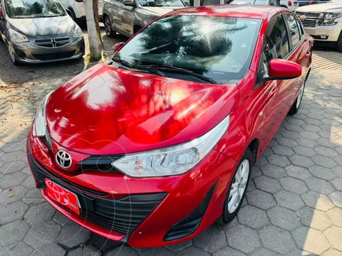 Toyota Yaris Sedan Core Aut usado (2020) color Rojo precio $230,000