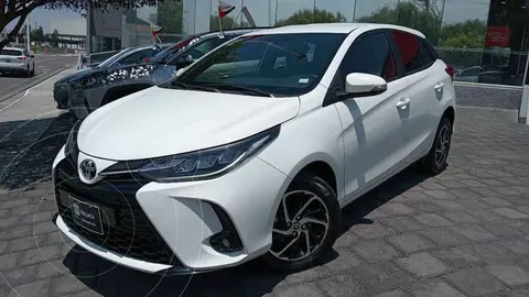 Toyota Yaris Sedan S Aut usado (2022) color Blanco financiado en mensualidades(enganche $83,044 mensualidades desde $8,837)