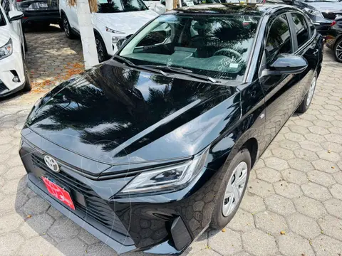 Toyota Yaris Sedan Base Aut usado (2023) color Negro precio $317,000