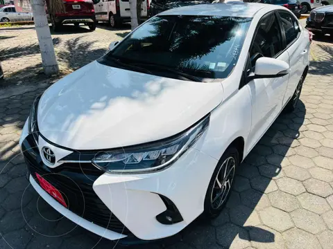 Toyota Yaris Sedan S Aut usado (2022) color Blanco precio $287,000