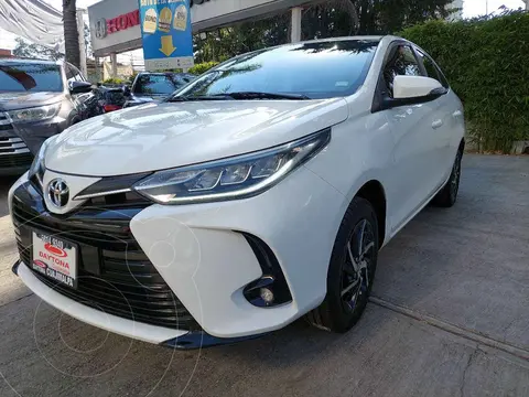 Toyota Yaris Sedan S usado (2021) color Blanco precio $298,000