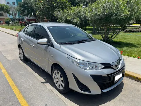 Toyota Yaris Sedan 1.3L GLi usado (2019) color Plata precio u$s13,500