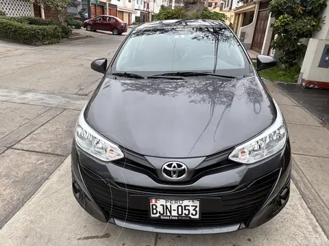 Toyota Yaris Sedan 1.3L GLi usado (2019) color Gris Oscuro precio u$s13,500