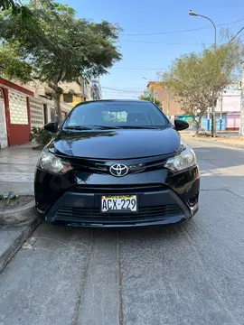 Toyota Yaris Sedan 1.3 usado (2014) color Negro precio $29,500
