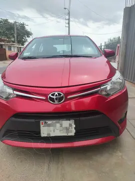 Toyota Yaris Sedan 1.3L GNV CVT usado (2014) color Rojo precio u$s10,000
