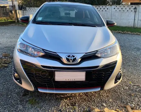 Toyota Yaris Sport 1.5L GLE usado (2020) color Gris precio $9.500.000