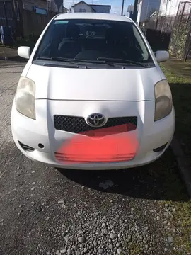 Toyota Yaris Sport 1.3 GLi Aut 3P usado (2007) color Blanco precio $4.120.000