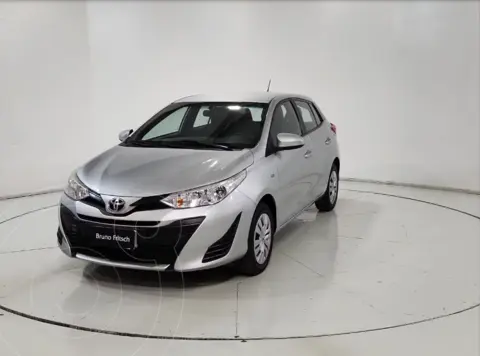 Toyota Yaris Sport 1.5L GLE usado (2020) color Plata financiado en cuotas(pie $2.150.000)