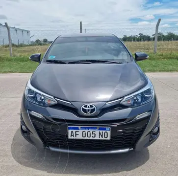 Toyota Yaris 1.5 XLS usado (2021) color Gris Oscuro precio $25.500.000