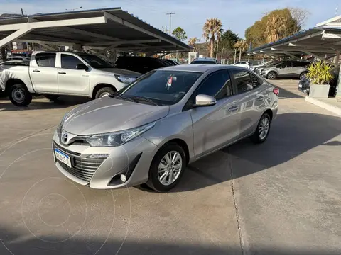 foto Toyota Yaris YARIS 1.5 4 PTAS XLS usado (2018) color Gris precio $21.000.000