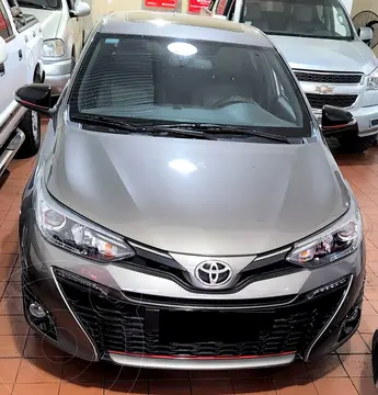 Toyota Yaris 1.5 S CVT usado (2019) color Gris precio $4.850.000