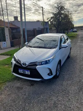 Toyota Yaris 1.5 XLS + CVT usado (2024) color Blanco Perla precio $30.000.000
