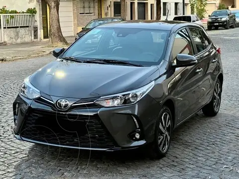 Toyota Yaris 1.5 XLS Pack CVT nuevo color Gris Oscuro precio $5.890.000