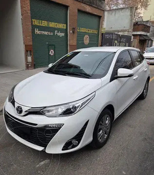 Toyota Yaris 1.5 XLS usado (2020) color Blanco precio $30.000.000