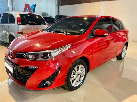 foto Toyota Yaris 1.5 XLS CVT usado (2019) color Rojo precio $4.500.000