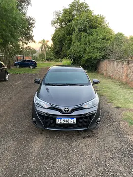 Toyota Yaris 1.5 XLS CVT usado (2021) color Gris Oscuro precio $22.500.000