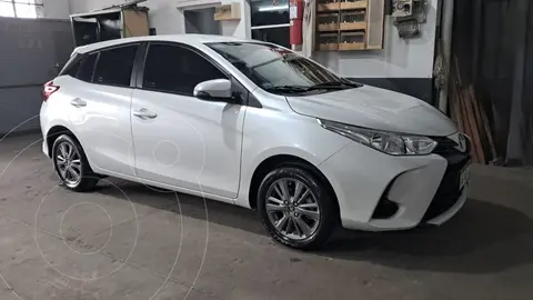 Toyota Yaris 1.5 XS CVT usado (2025) color Blanco Perla precio $28.900.000