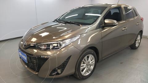 Toyota Yaris 1.5 XLS Pack CVT usado (2018) color Gris Oscuro financiado en cuotas(anticipo $1.260.000)