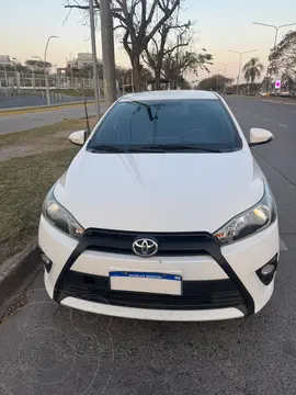 Toyota Yaris 1.5 S CVT usado (2018) color Blanco precio $21.500.000