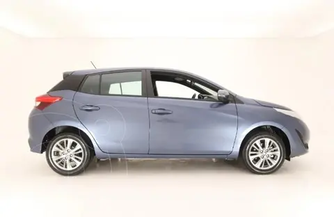 Toyota Yaris 1.5 XS CVT nuevo color Gris financiado en cuotas(anticipo $7.745.000 cuotas desde $210.000)