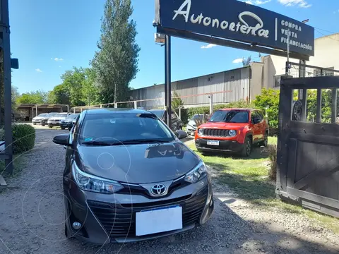 foto Toyota Yaris YARIS 1.5 4 PTAS XLS usado (2019) color Gris Oscuro precio $5.170.000