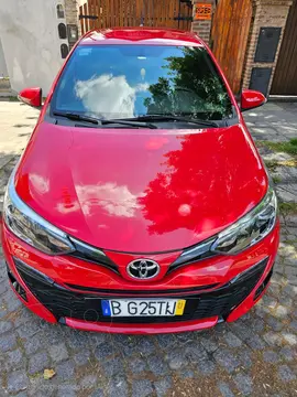 Toyota Yaris 1.5 XLS Pack CVT usado (2019) color Rojo precio u$s20.000