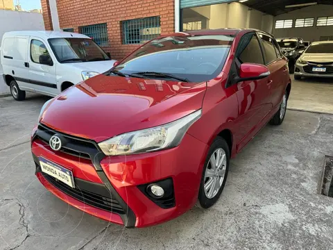 Toyota Yaris YARIS 1.5 5 PTAS CVT usado (2017) color Rojo precio $20.000.000