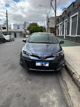 Toyota Yaris 1.5 XLS usado (2020) color Azul Medianoche precio u$s19.500