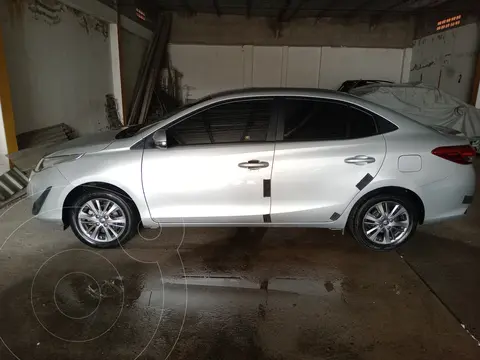 Toyota Yaris 1.5 XLS usado (2021) color Gris Plata  precio $22.500.000