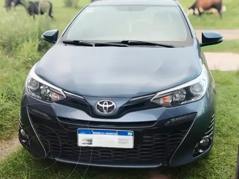 Toyota Yaris 1.5 XLS usado (2021) color Azul Medianoche precio $25.000.000