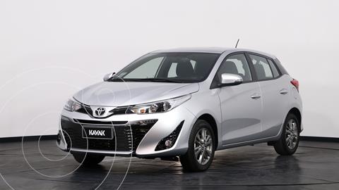 foto Toyota Yaris 1.5 XLS CVT usado (2021) color Plata precio $2.810.000