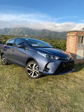 Toyota Yaris 1.5 XLS CVT usado (2025) color Azul Gris precio $36.000.000