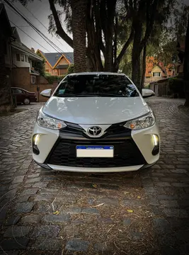 Toyota Yaris 1.5 XS CVT usado (2024) color Blanco Perla precio u$s24.200