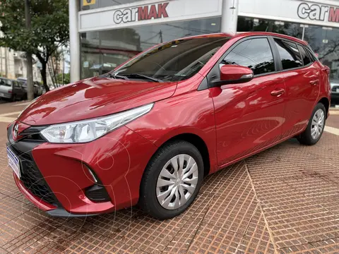 Toyota Yaris 1.5 XS usado (2022) color Rojo precio $7.199.990