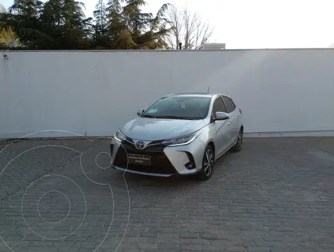 Toyota Yaris YARIS 1.5 5 PTAS S CVT usado (2022) color Gris precio $24.720.000