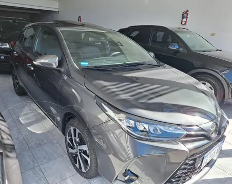 Toyota Yaris 1.5 S CVT nuevo color Azul precio u$s24.900