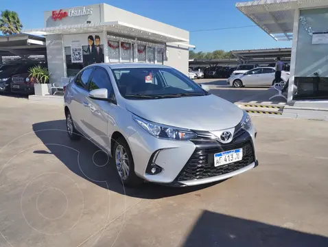 Toyota Yaris YARIS 1.5 4 PTAS XLS usado (2022) color Gris precio $23.500.000