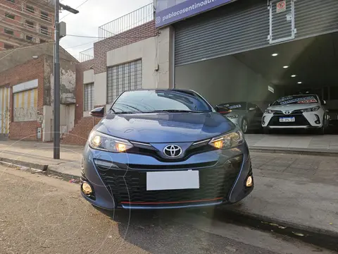 Toyota Yaris 1.5 S CVT usado (2019) color Azul Medianoche precio u$s18.500