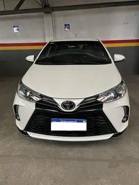 Toyota Yaris 1.5 XLS Pack CVT usado (2024) color Blanco Perla precio $31.000.000