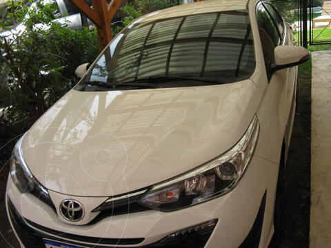 Toyota Yaris 1.5 XLS usado (2021) color Blanco precio $3.600.000