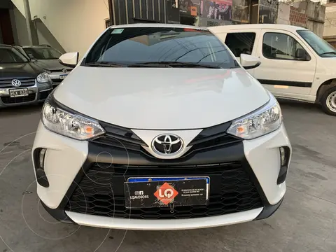 Toyota Yaris 1.5 XS usado (2024) color Blanco precio u$s18.200